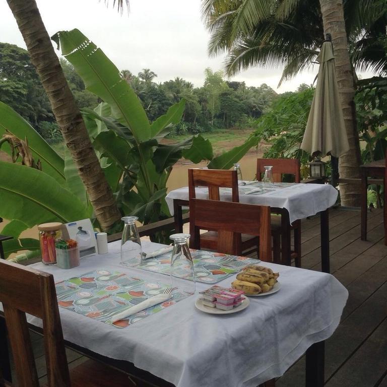 Riverside Guesthouse หลวงพระบาง ภายนอก รูปภาพ
