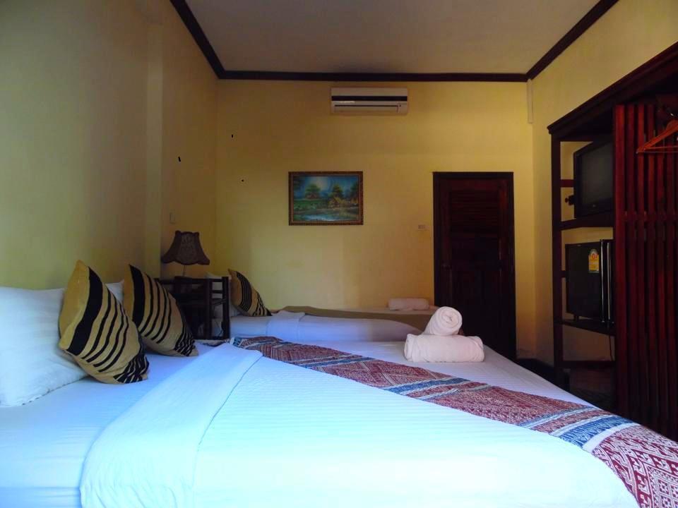 Riverside Guesthouse หลวงพระบาง ภายนอก รูปภาพ